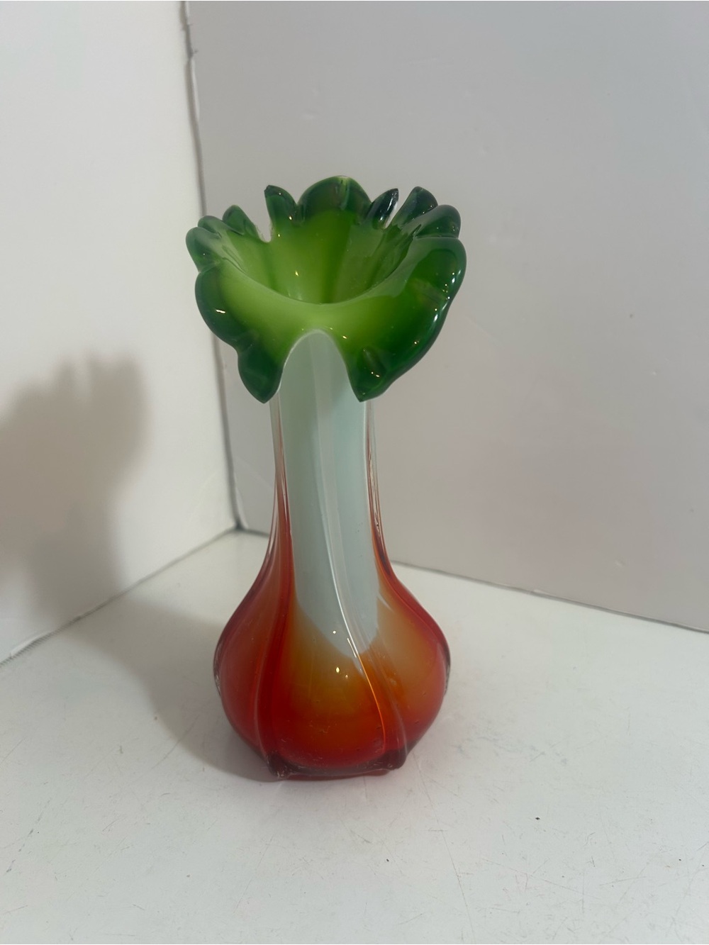 Vintage murano style hand blown art glass vase red & green with‎ ruffled rim